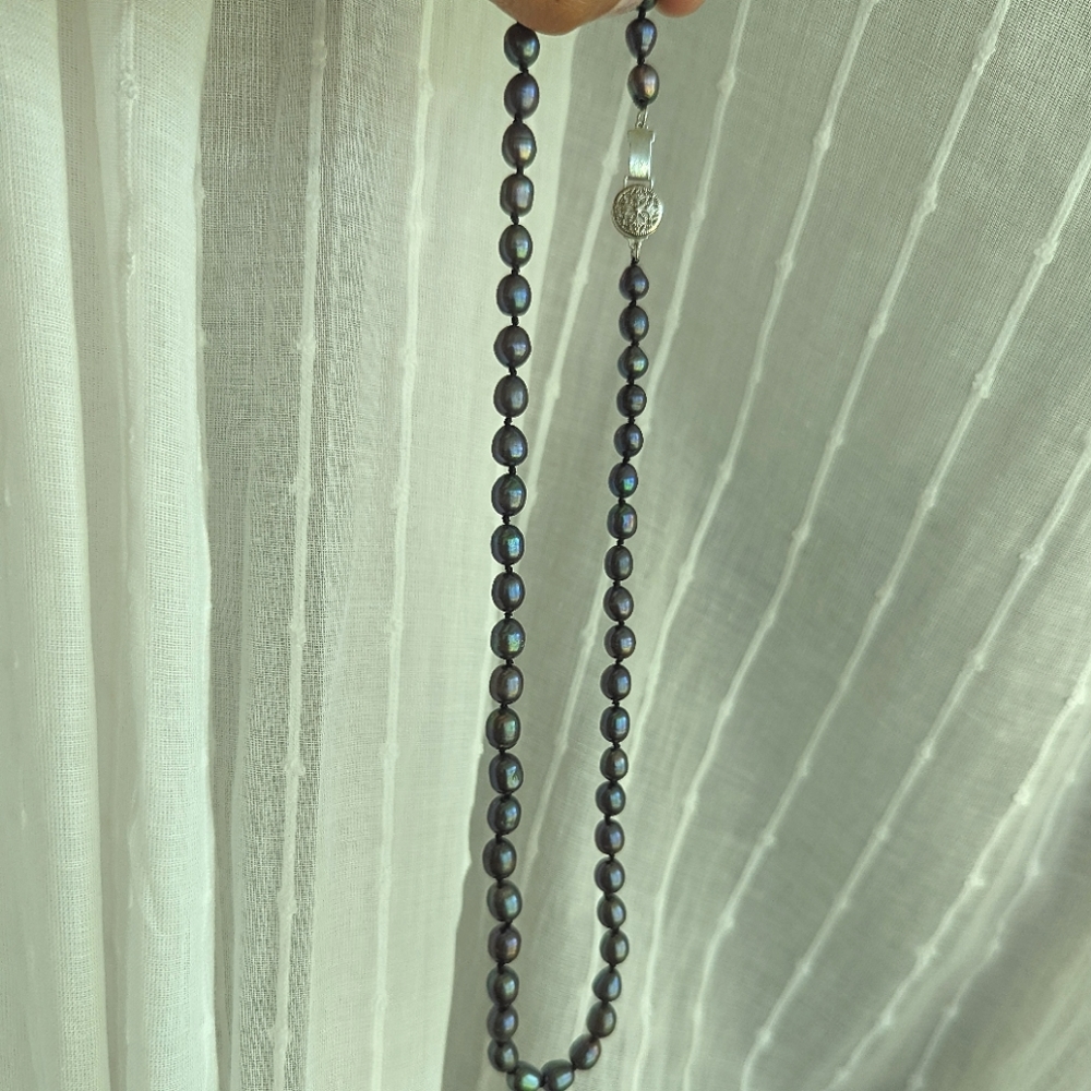 Black Pearl Kimono Necklace